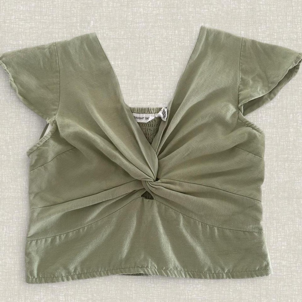 Midnight Sky Sage Green‎ Twist Front Smocked Back Linen Blend Crop Top Large